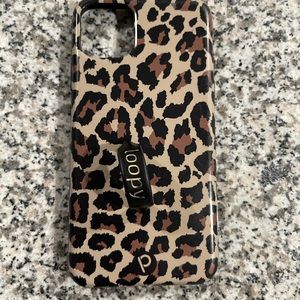 iPhone 11 pro max loopy *ADD BOTH LOOPY CASES AND OFFER ME $30 I’ll accept it ❤️